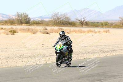 media/Apr-17-2022-CVMA (Sun) [[f474cfa795]]/Race 14 500 Supersport-350 Supersport (Holeshot)/